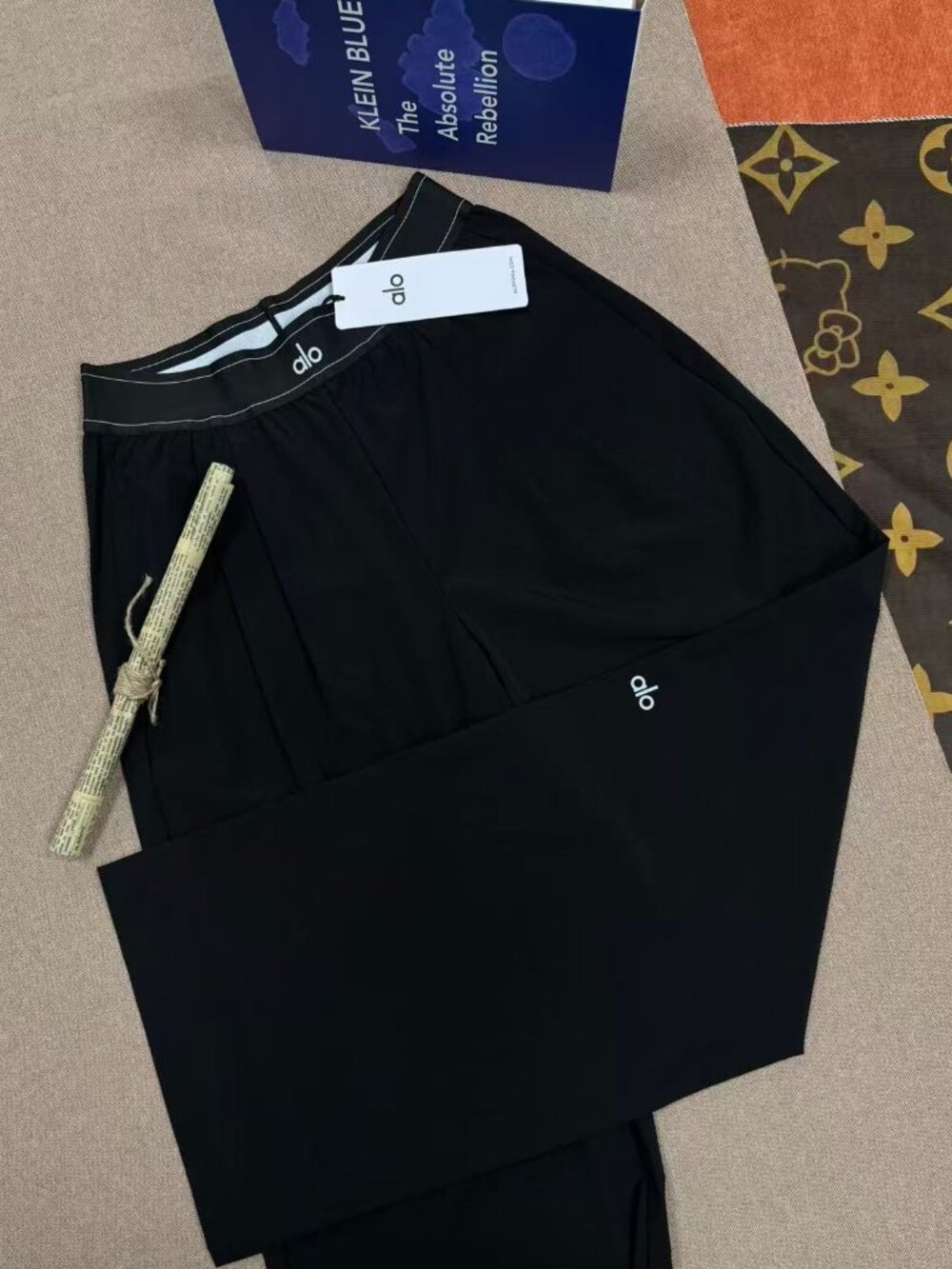 š¤Alo Yoga Suit Up Pants Black Regular Fit Loose Straight Leg Pants XXS/S/M size - Picture 8 of 12